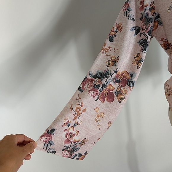 New Women's top blouse floral Medium - Picture 6 of 8